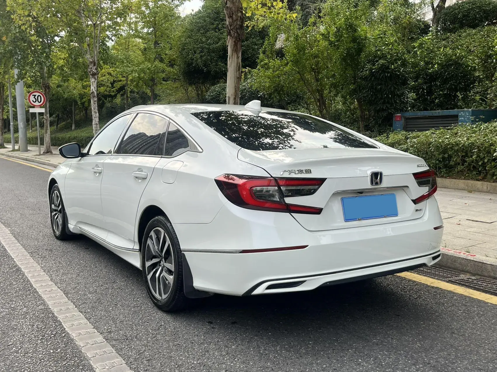 2022 HONDA ACCORD thumbnail 4