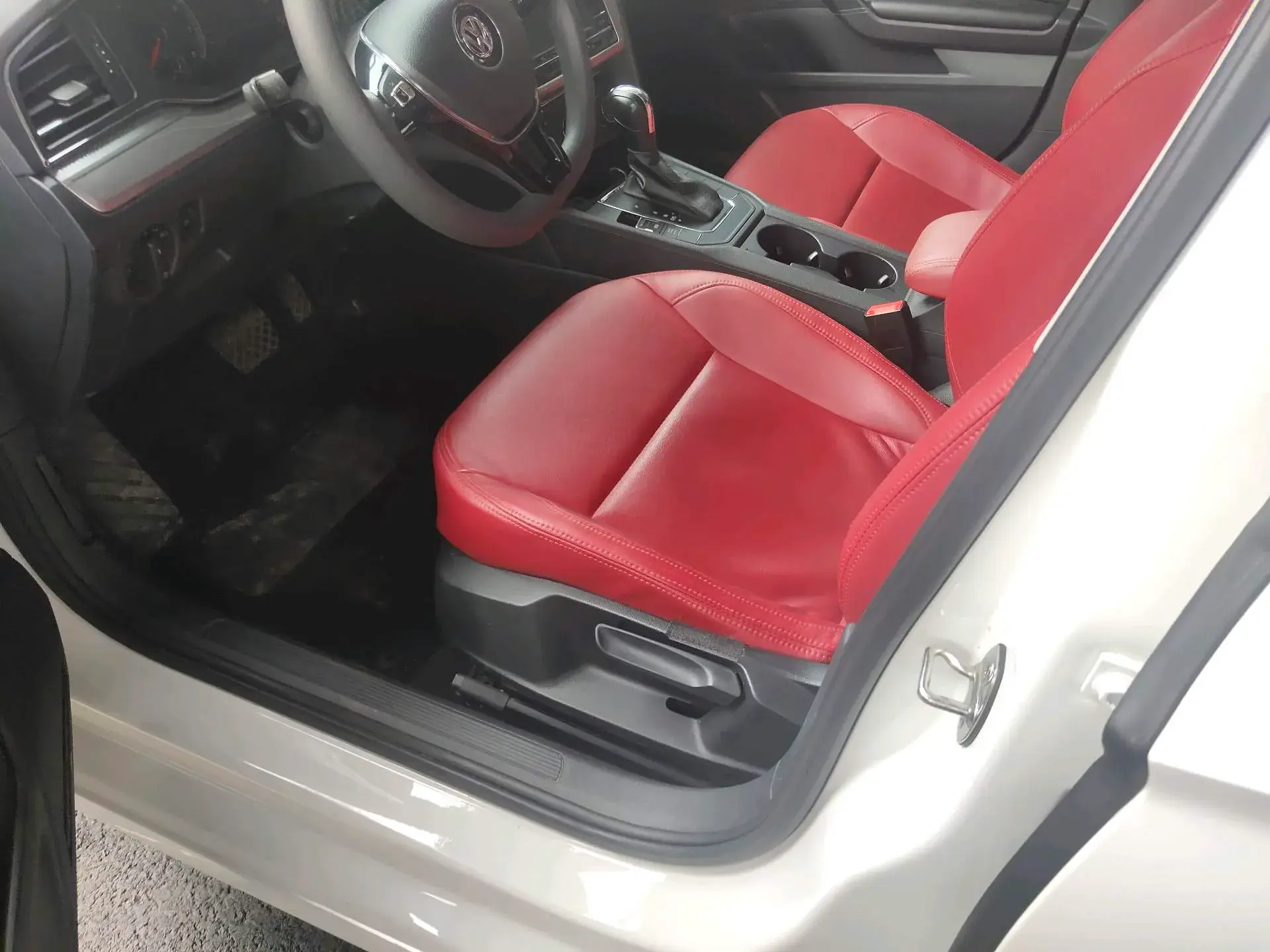 2019 VOLKSWAGEN LAMANDO thumbnail 4