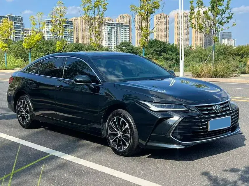 2023 TOYOTA AVALON thumbnail 3