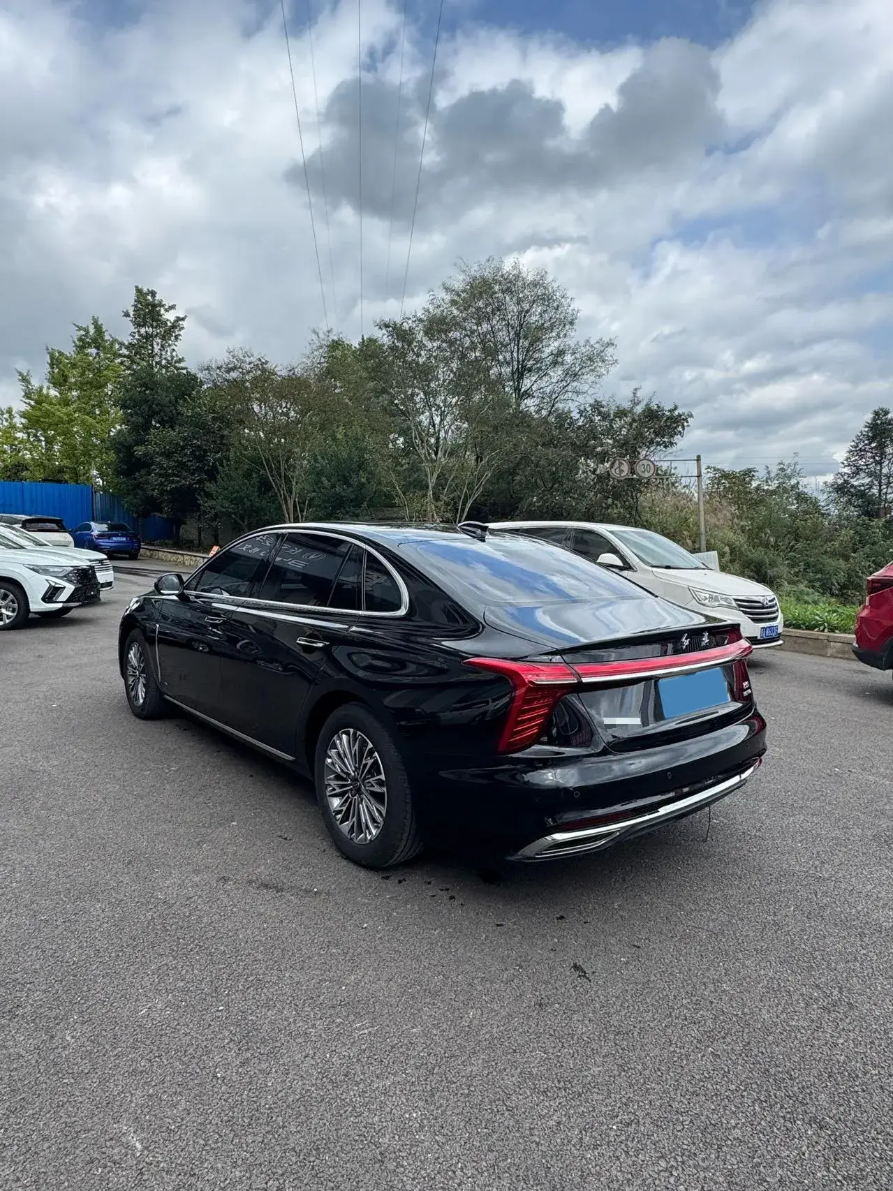 2024 HONGQI H5 thumbnail 4