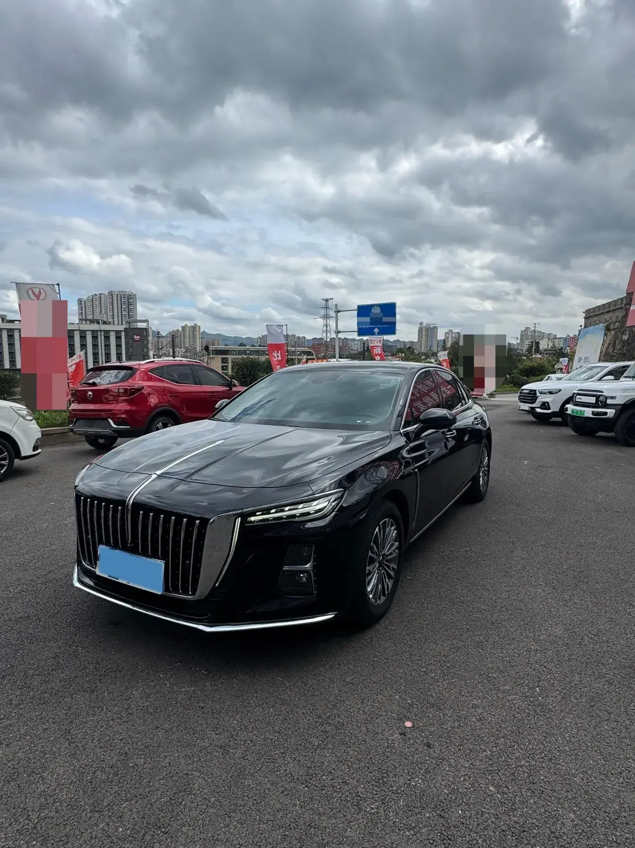 2024 HONGQI H5 view 1