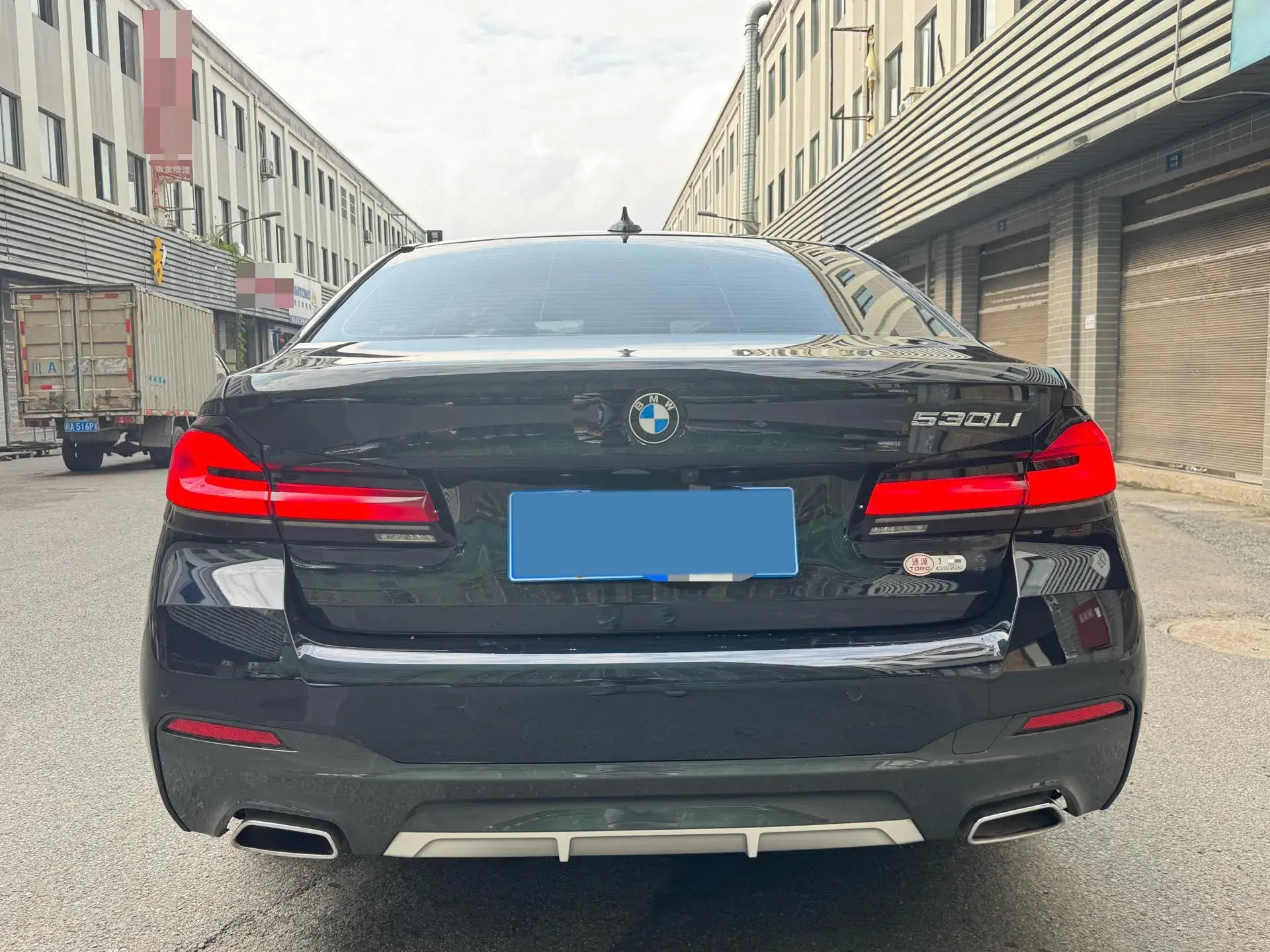 2022 BMW 5 thumbnail 3