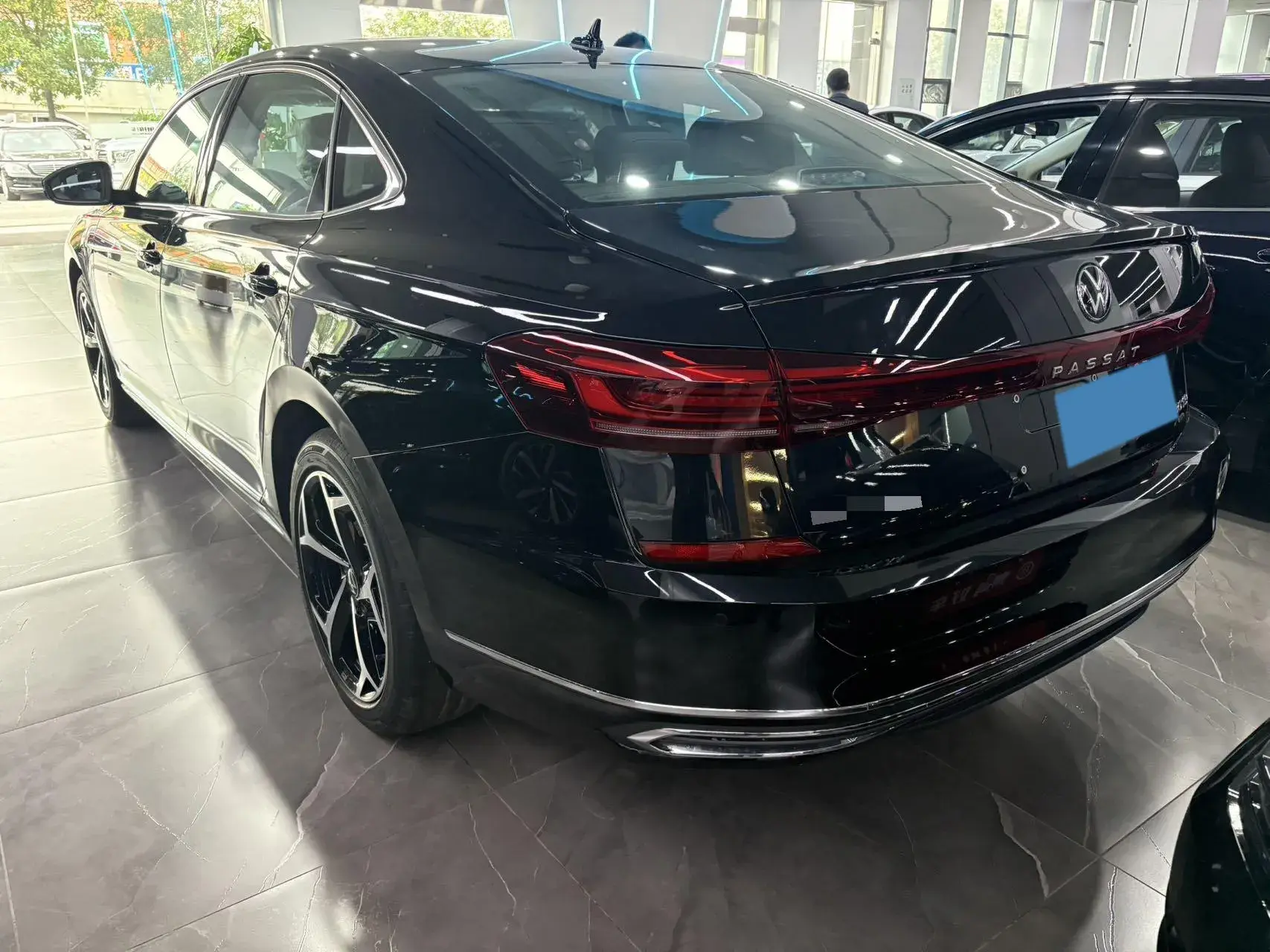 2025 VOLKSWAGEN PASSAT thumbnail 4