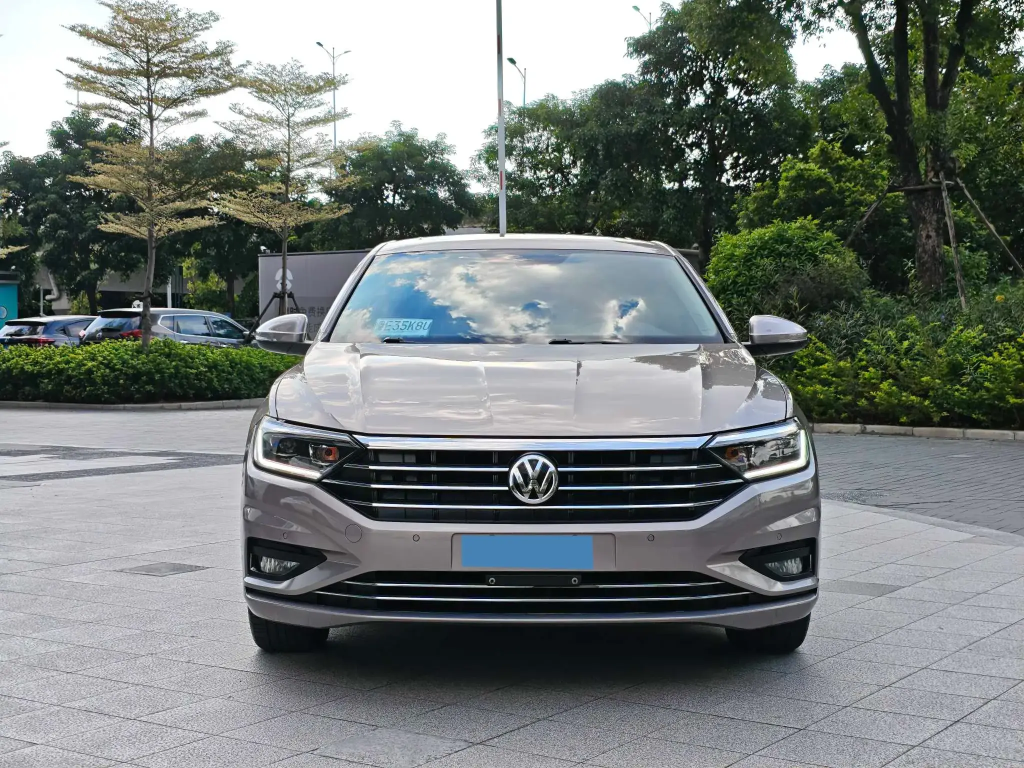 2019 VOLKSWAGEN SAGITAR thumbnail 2