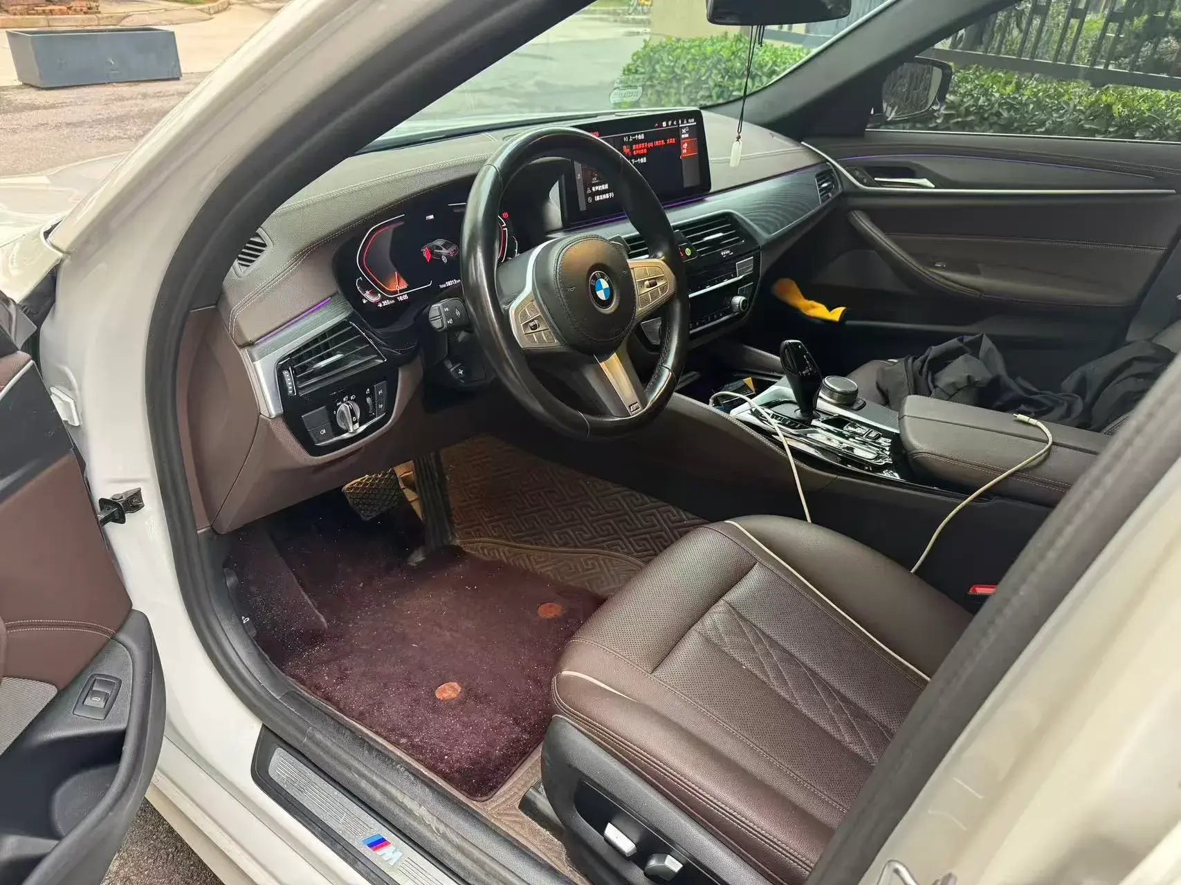 2023 BMW 5 thumbnail 4