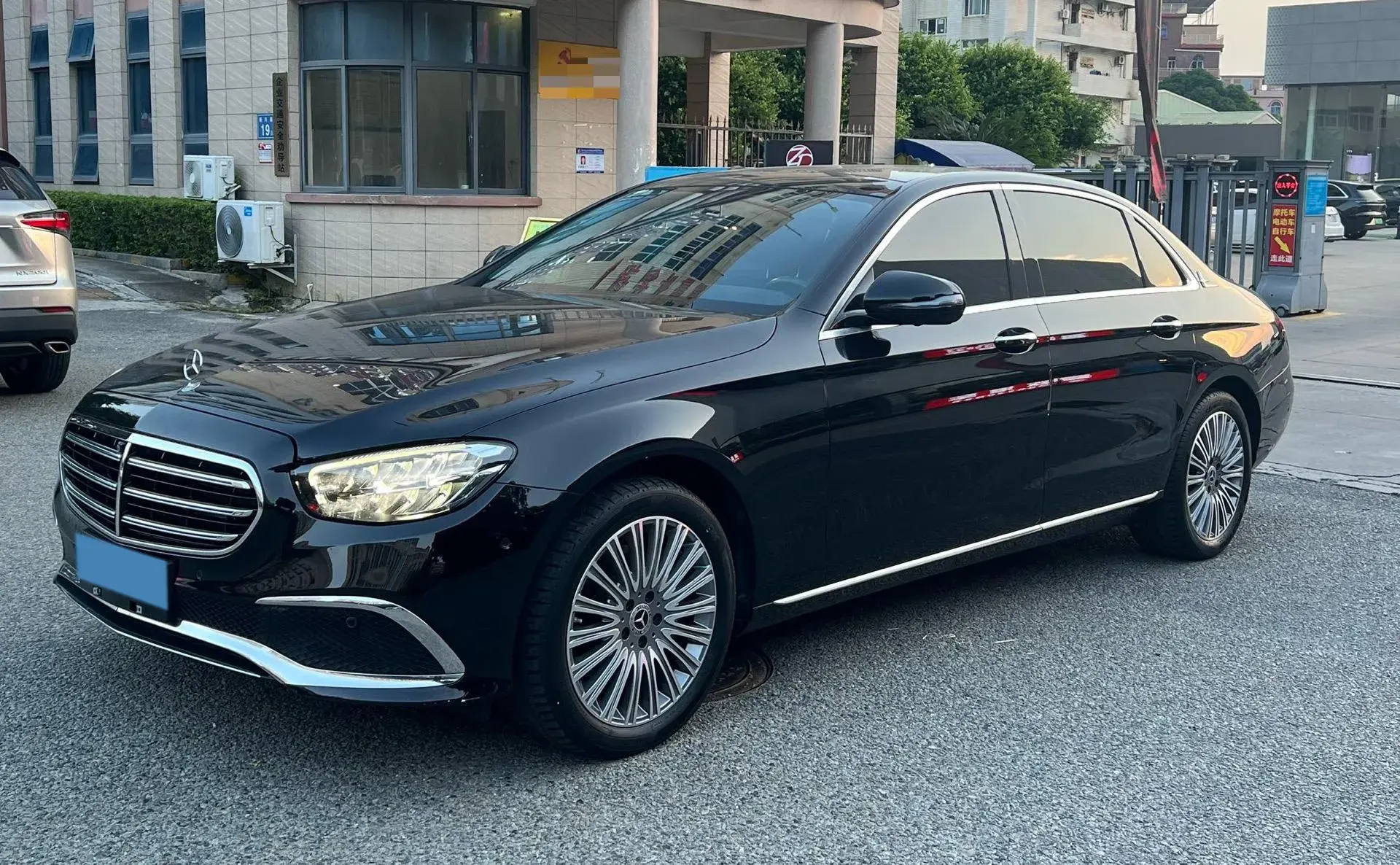 2022 MERCEDES-BENZ E view 1