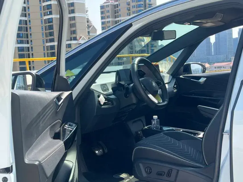 2023 VOLKSWAGEN ID.3 thumbnail 3