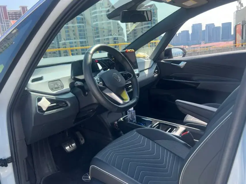 2023 VOLKSWAGEN ID.3 thumbnail 4