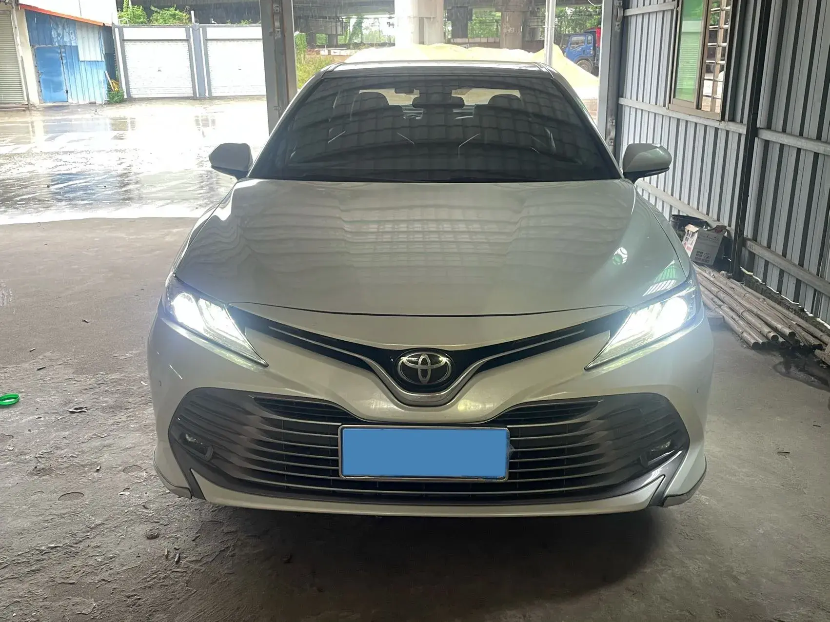 2018 TOYOTA CAMRY thumbnail 2