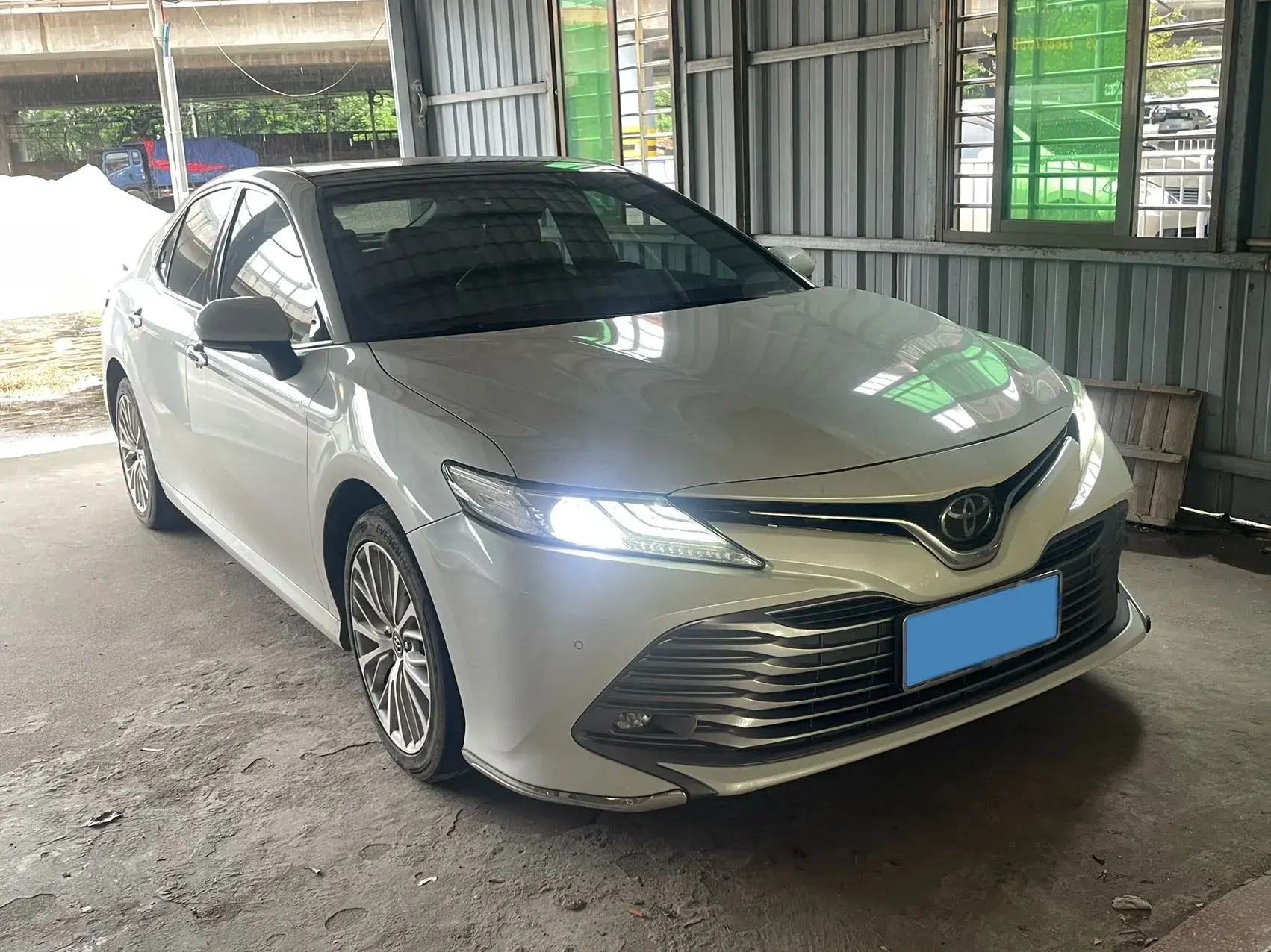 2018 TOYOTA CAMRY thumbnail 3