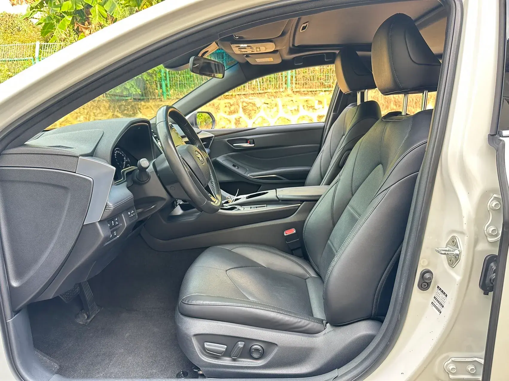 2019 TOYOTA AVALON thumbnail 4