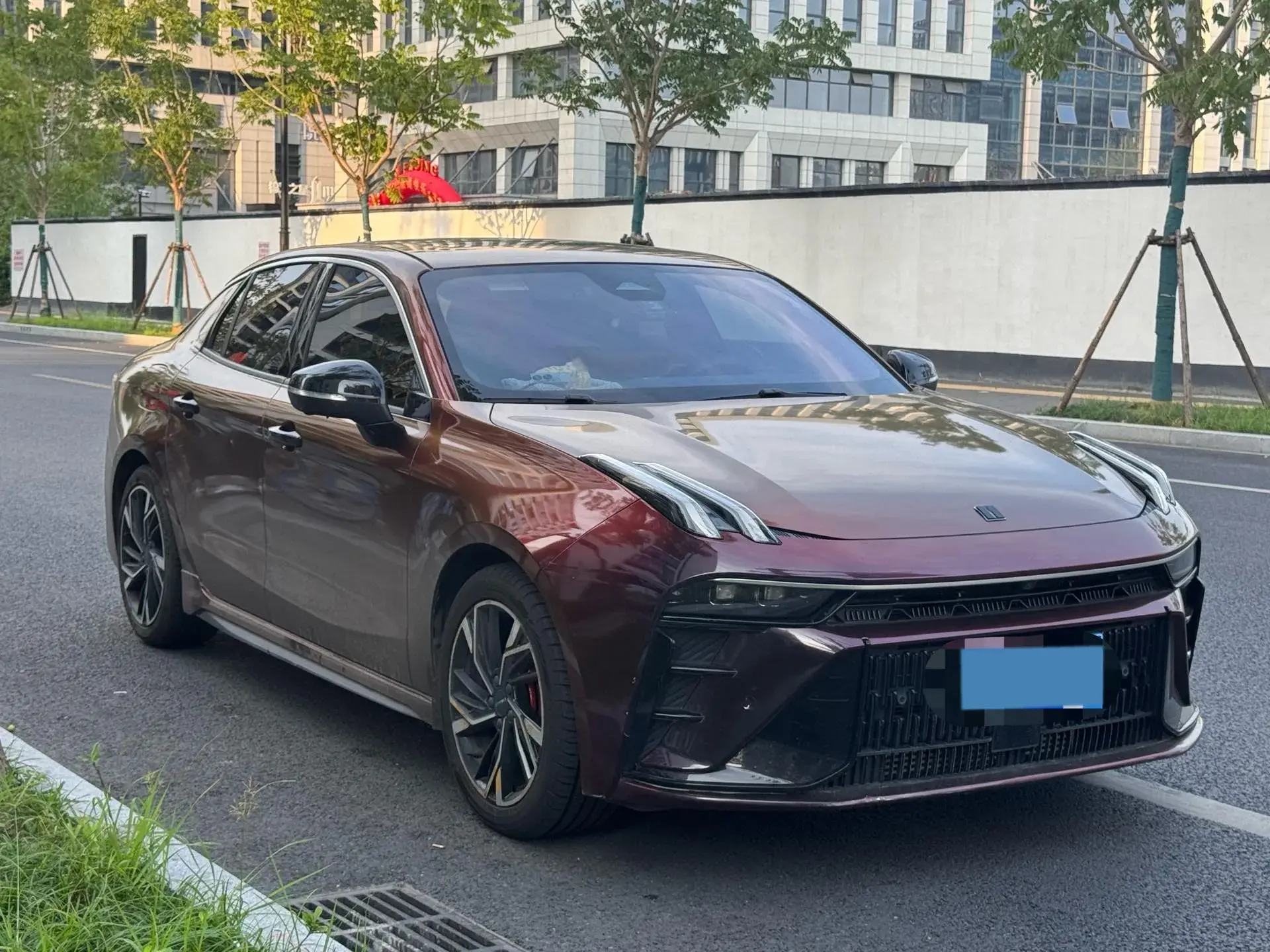 2023 LYNK&CO 03 thumbnail 3