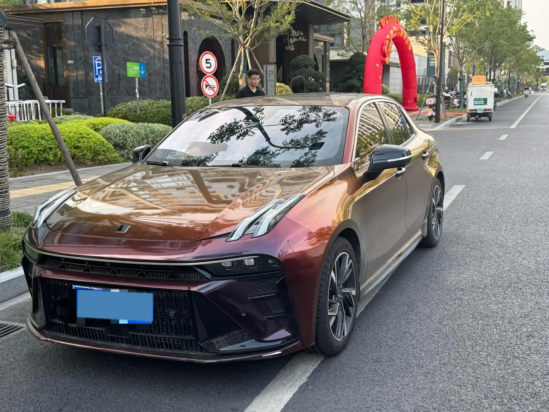 2023 LYNK&CO 03 view 1