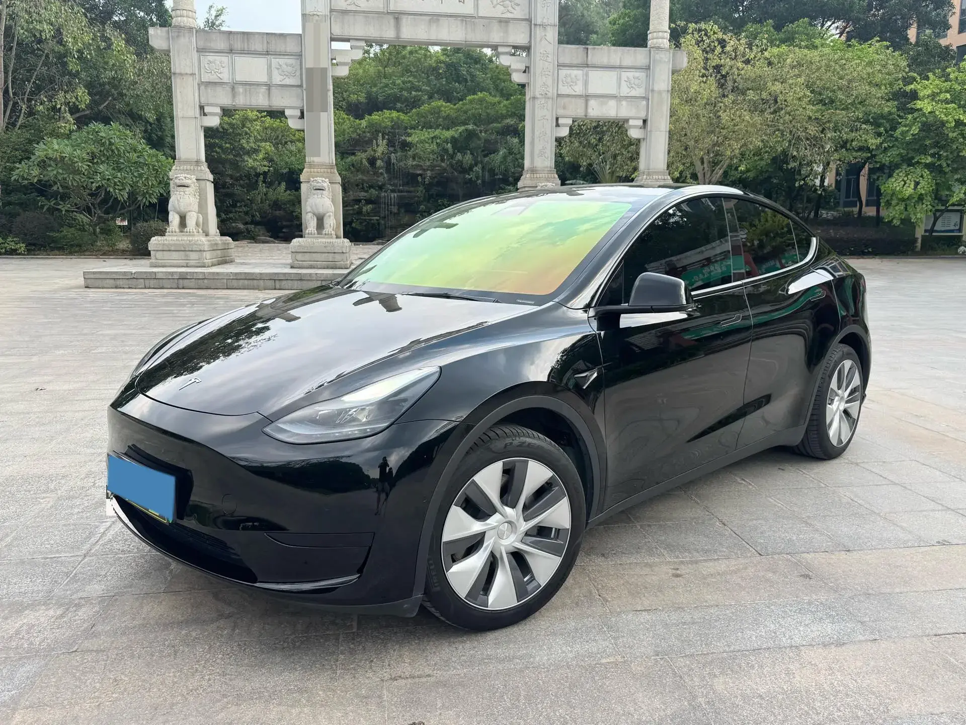 2022 TESLA MODEL view 1