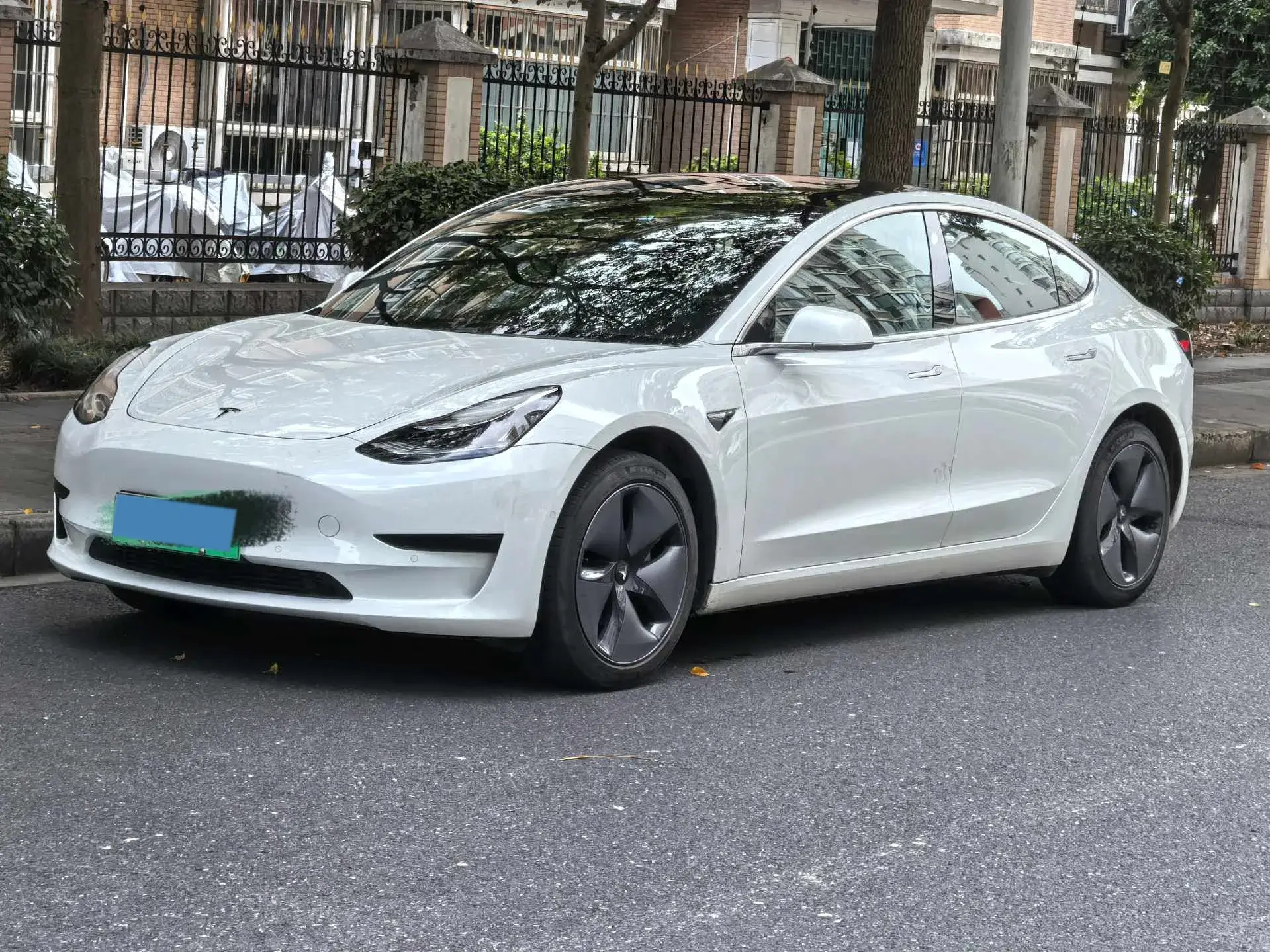 2019 TESLA MODEL view 1