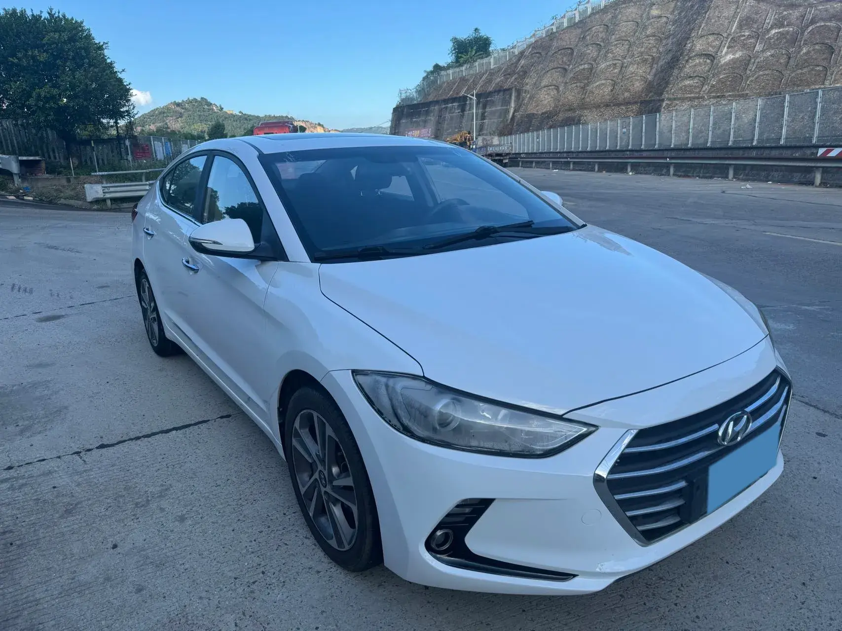 2016 HYUNDAI ELANTRA thumbnail 2