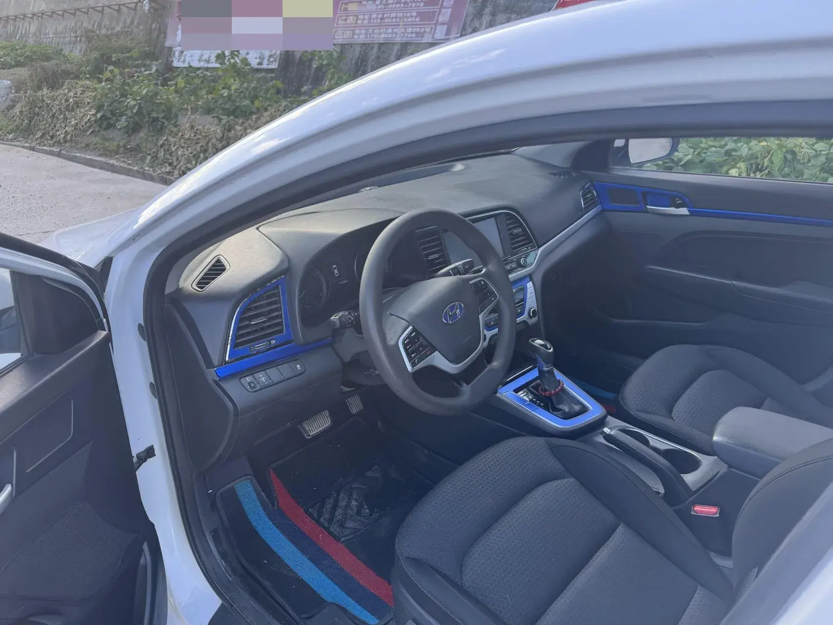 2016 HYUNDAI ELANTRA thumbnail 4