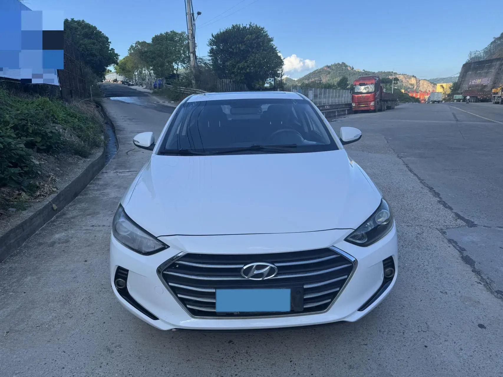 2016 HYUNDAI ELANTRA thumbnail 3