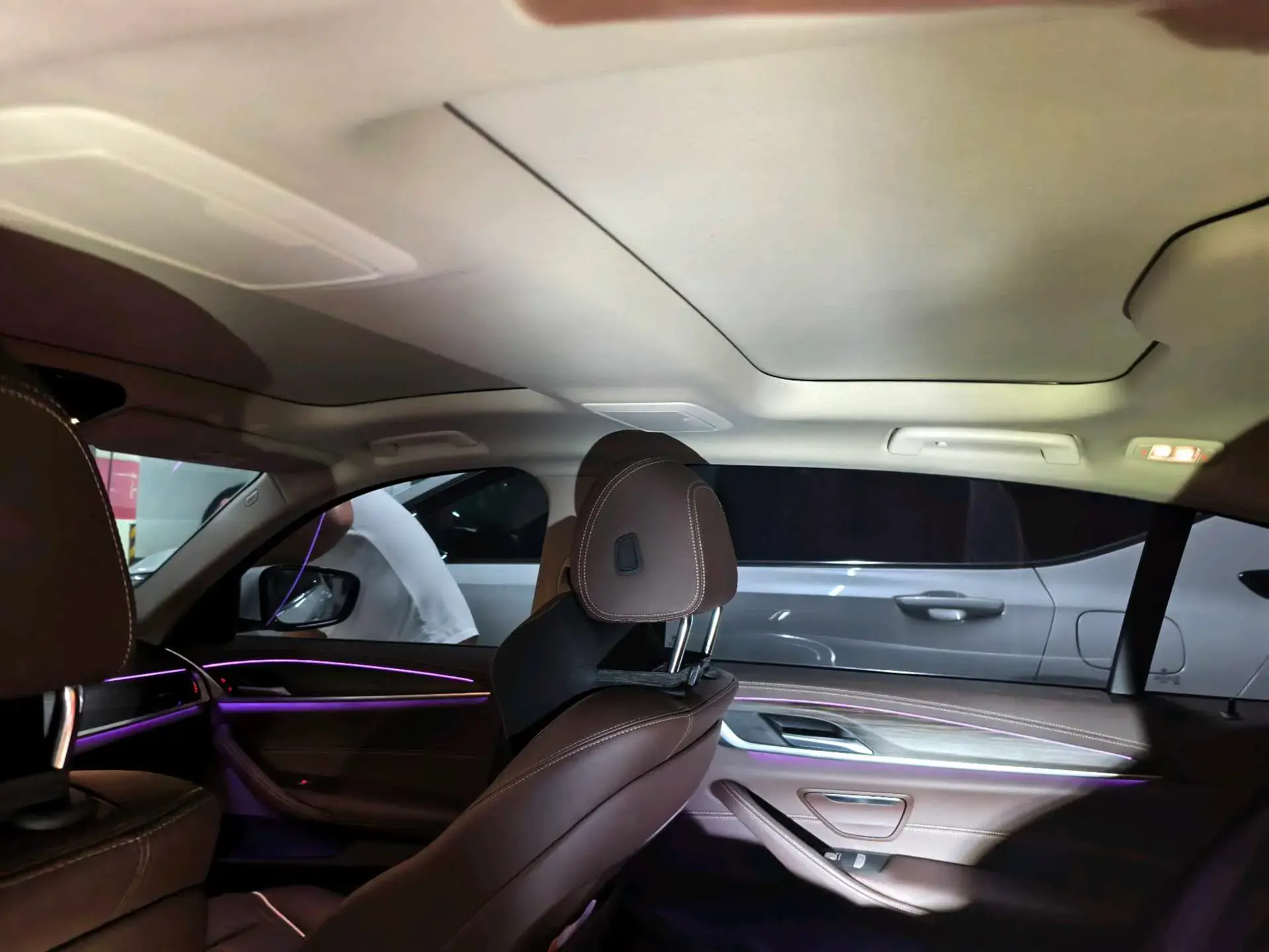 2021 BMW 5 thumbnail 3