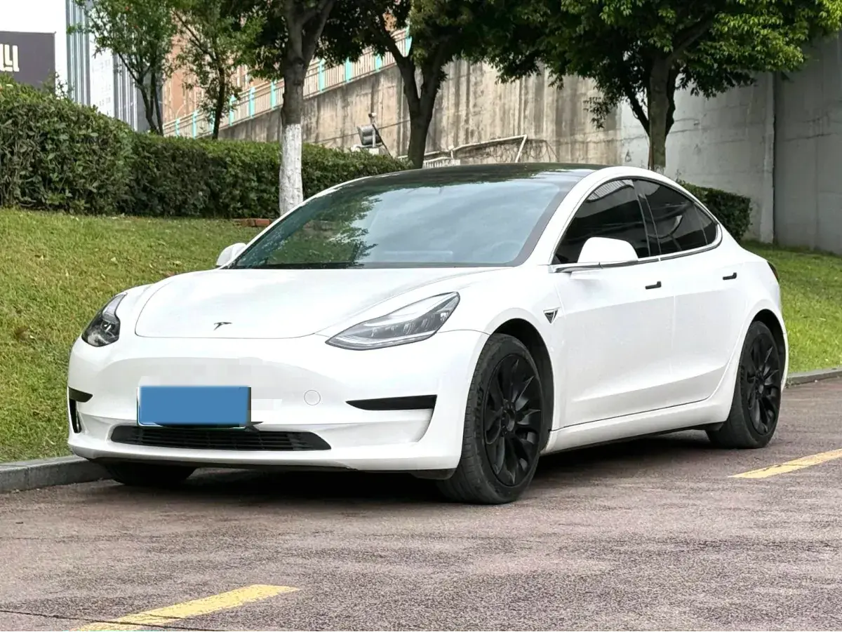 2022 TESLA MODEL view 1