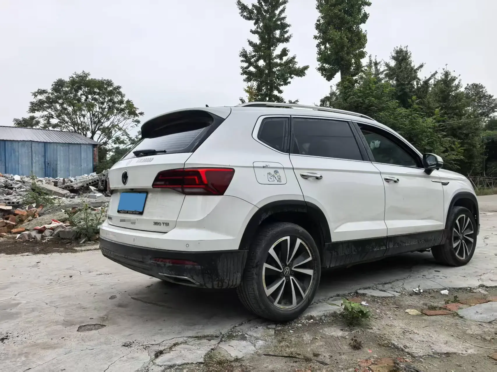 2021 VOLKSWAGEN THARU thumbnail 4