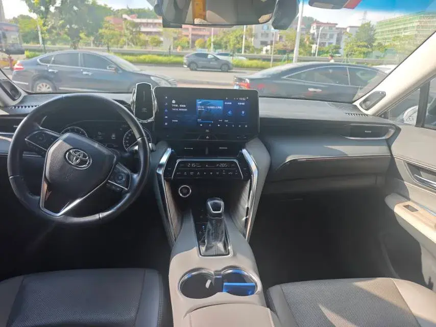 2022 TOYOTA VENZA thumbnail 3