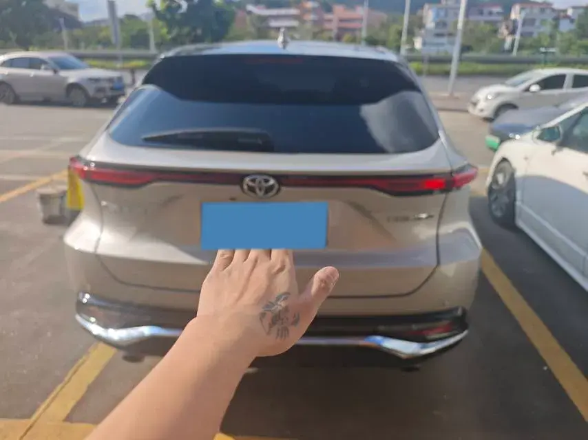 2022 TOYOTA VENZA thumbnail 2