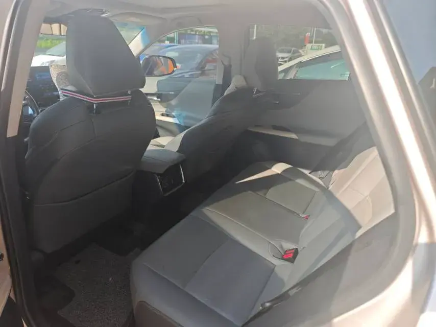 2022 TOYOTA VENZA thumbnail 4