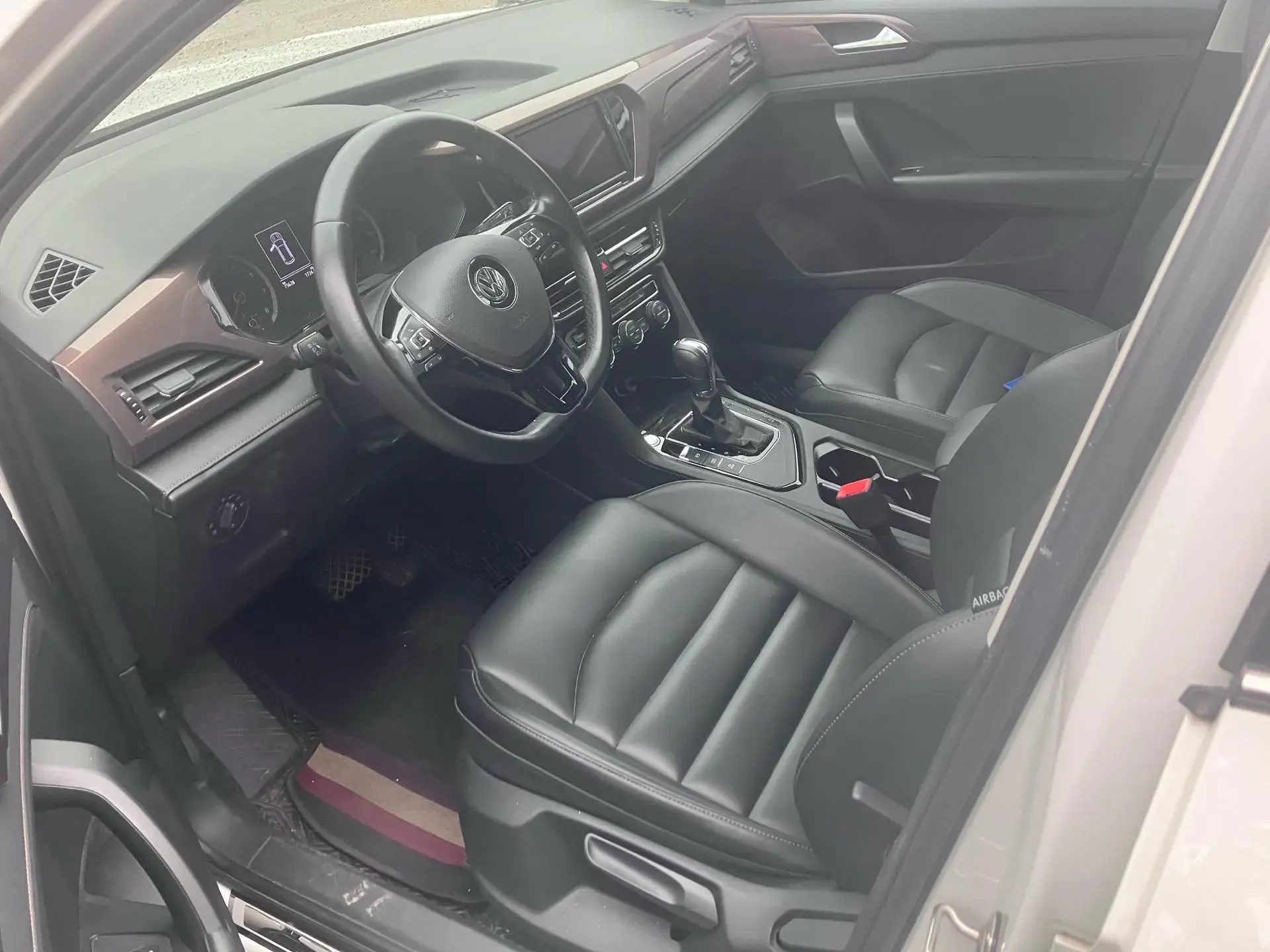 2019 VOLKSWAGEN THARU thumbnail 2