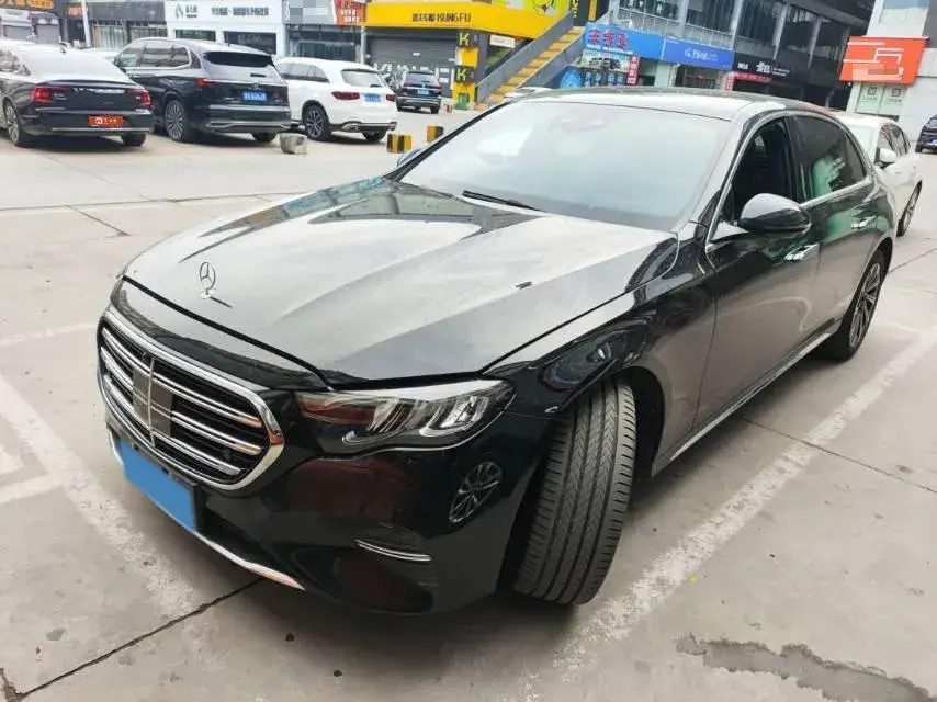 2025 MERCEDES-BENZ E view 1