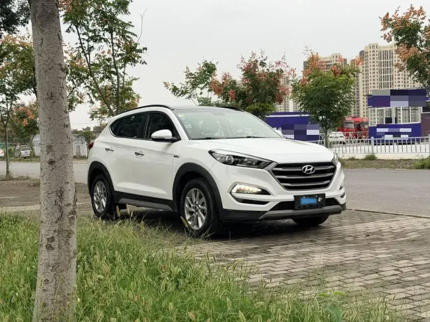 2018 HYUNDAI TUCSON thumbnail 3