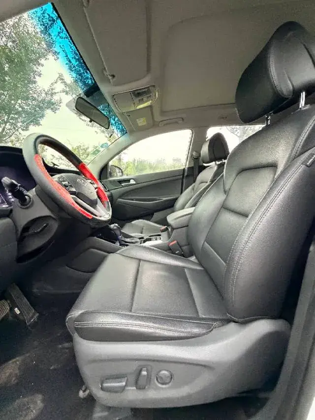 2018 HYUNDAI TUCSON thumbnail 4