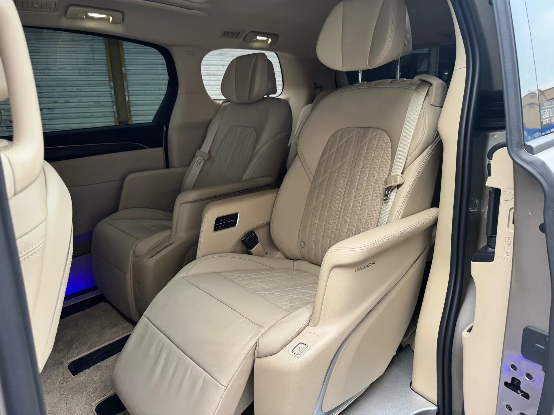 2023 BUICK GL8 thumbnail 4