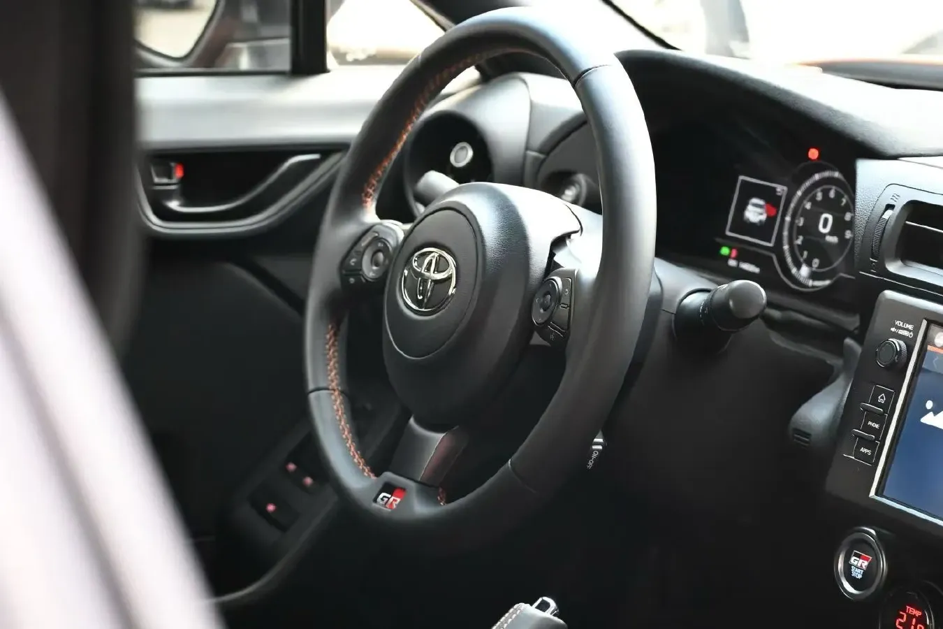 2023 Toyota 86 2.4L 234HP H4 6MT,autocango,china used car exporter,china ev exporter,chinese used car exporter,chinese used ev exporter