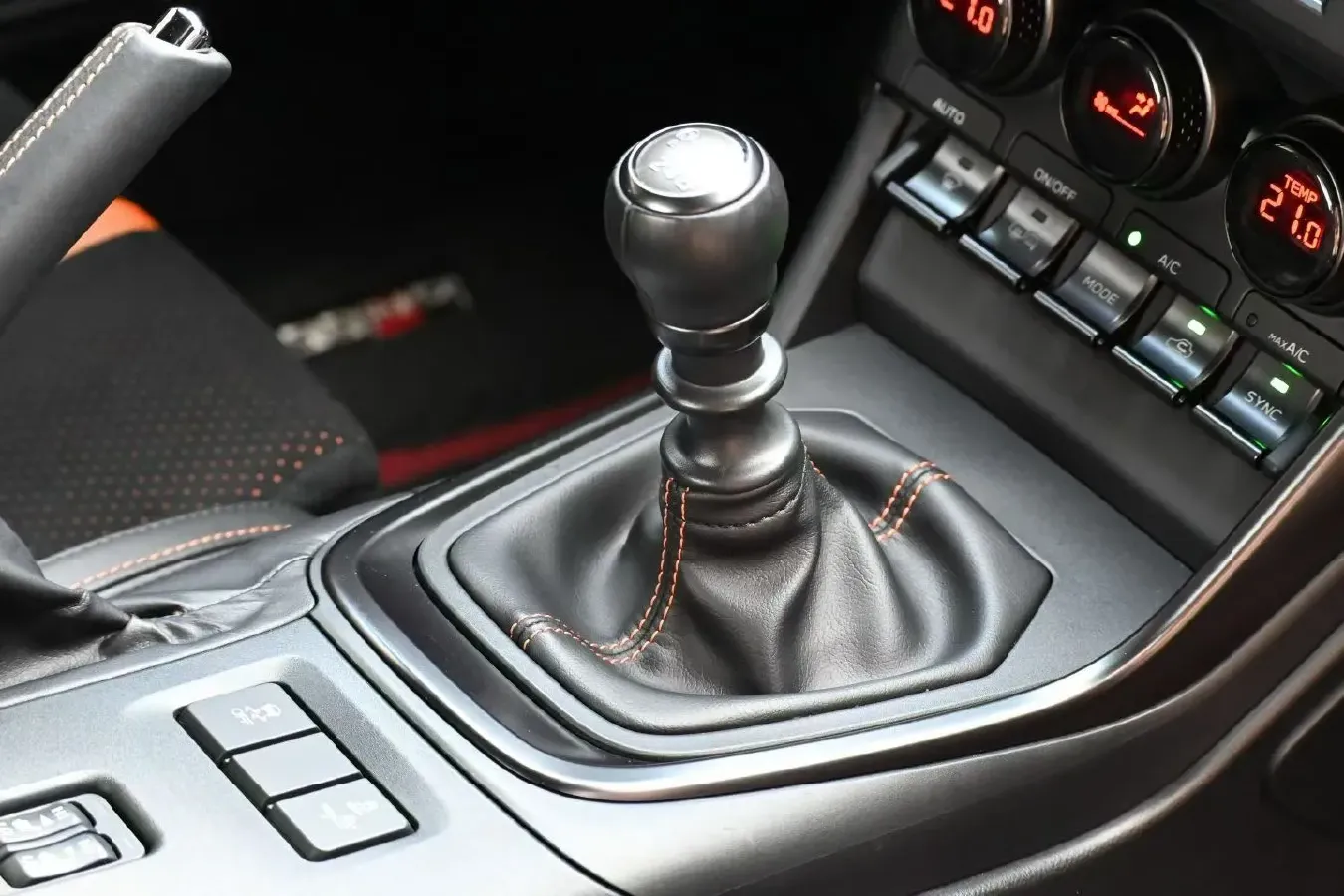 2023 Toyota 86 2.4L 234HP H4 6MT,autocango,china used car exporter,china ev exporter,chinese used car exporter,chinese used ev exporter