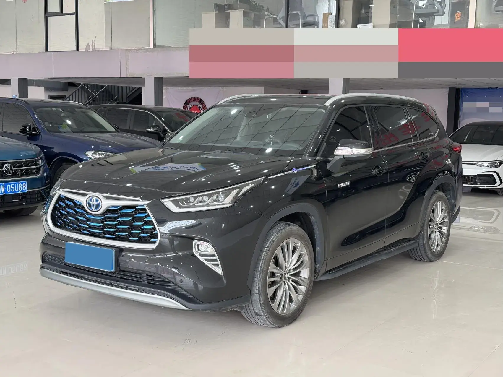 2022 TOYOTA HIGHLANDER view 1