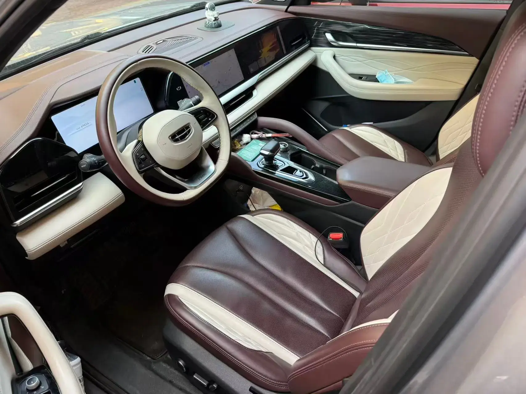 2021 GEELY MONJARO thumbnail 3