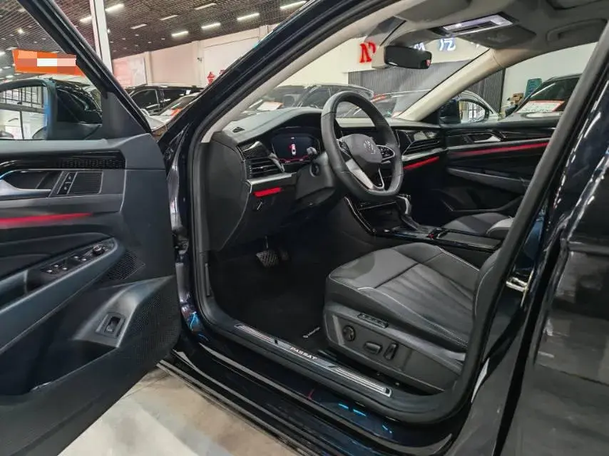 2024 VOLKSWAGEN PASSAT thumbnail 4