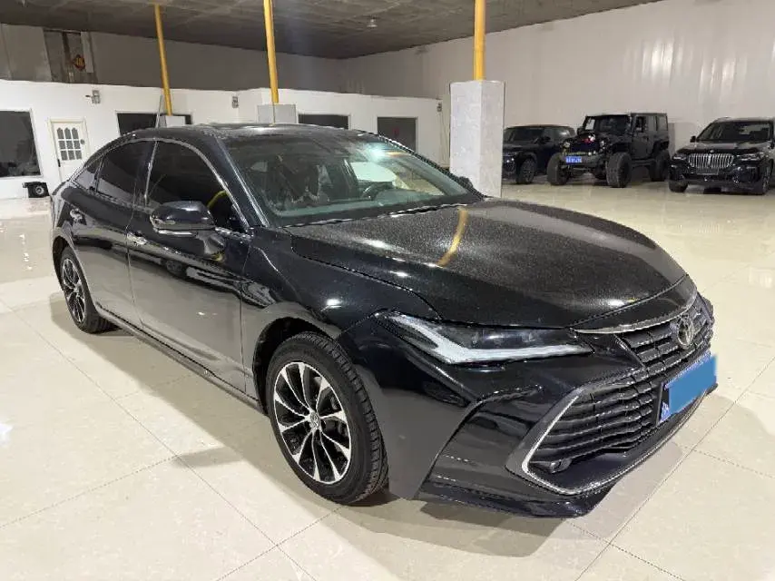 2022 TOYOTA AVALON thumbnail 3