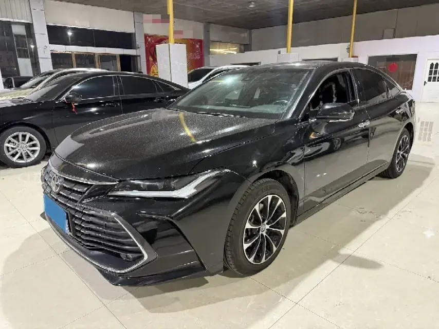 2022 TOYOTA AVALON view 1