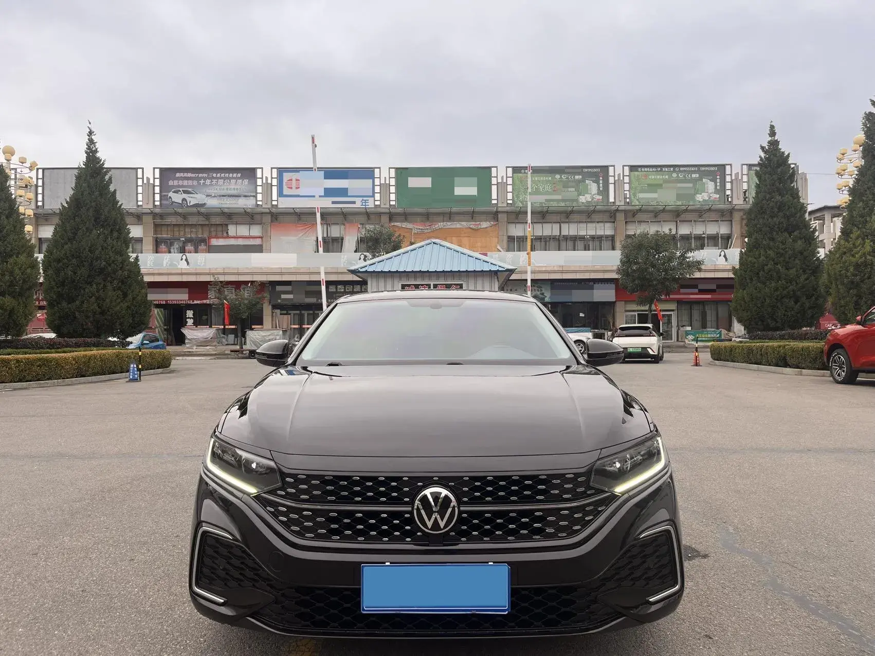 2022 VOLKSWAGEN PASSAT thumbnail 2