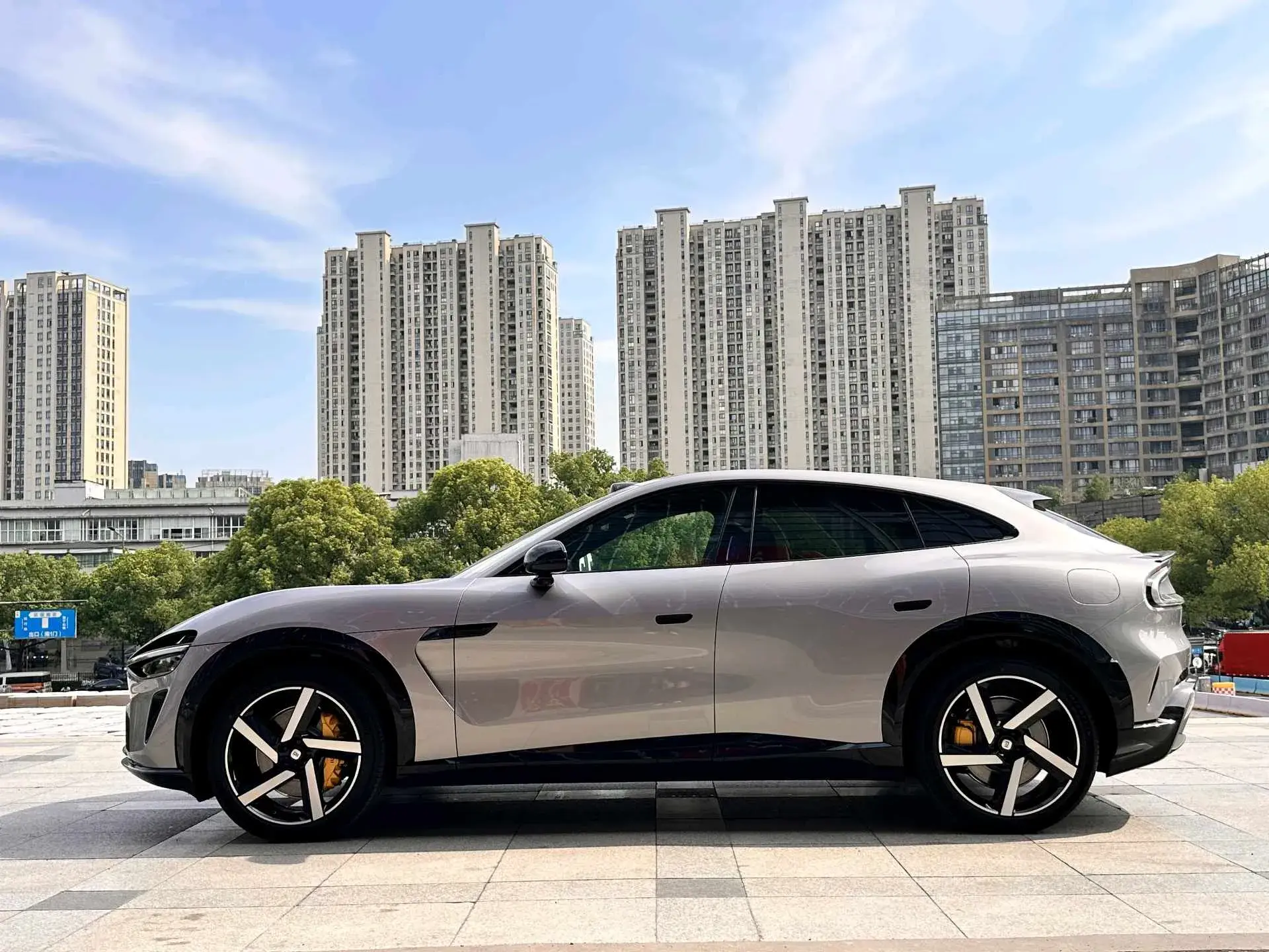 2025 MI YU7 thumbnail 2