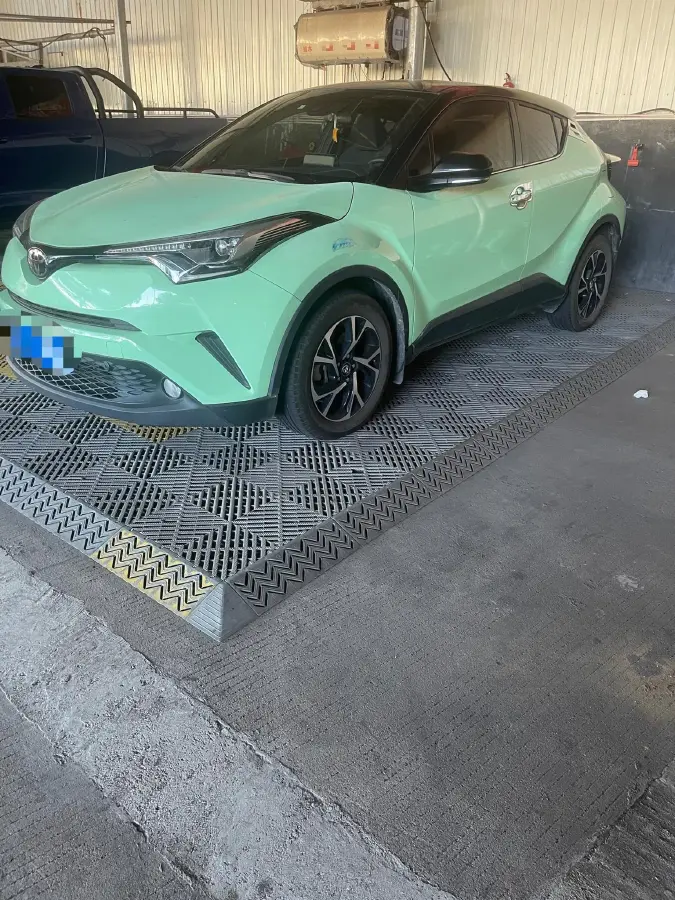 2018 Toyota C-HR 2.0L 171HP L4 CVT