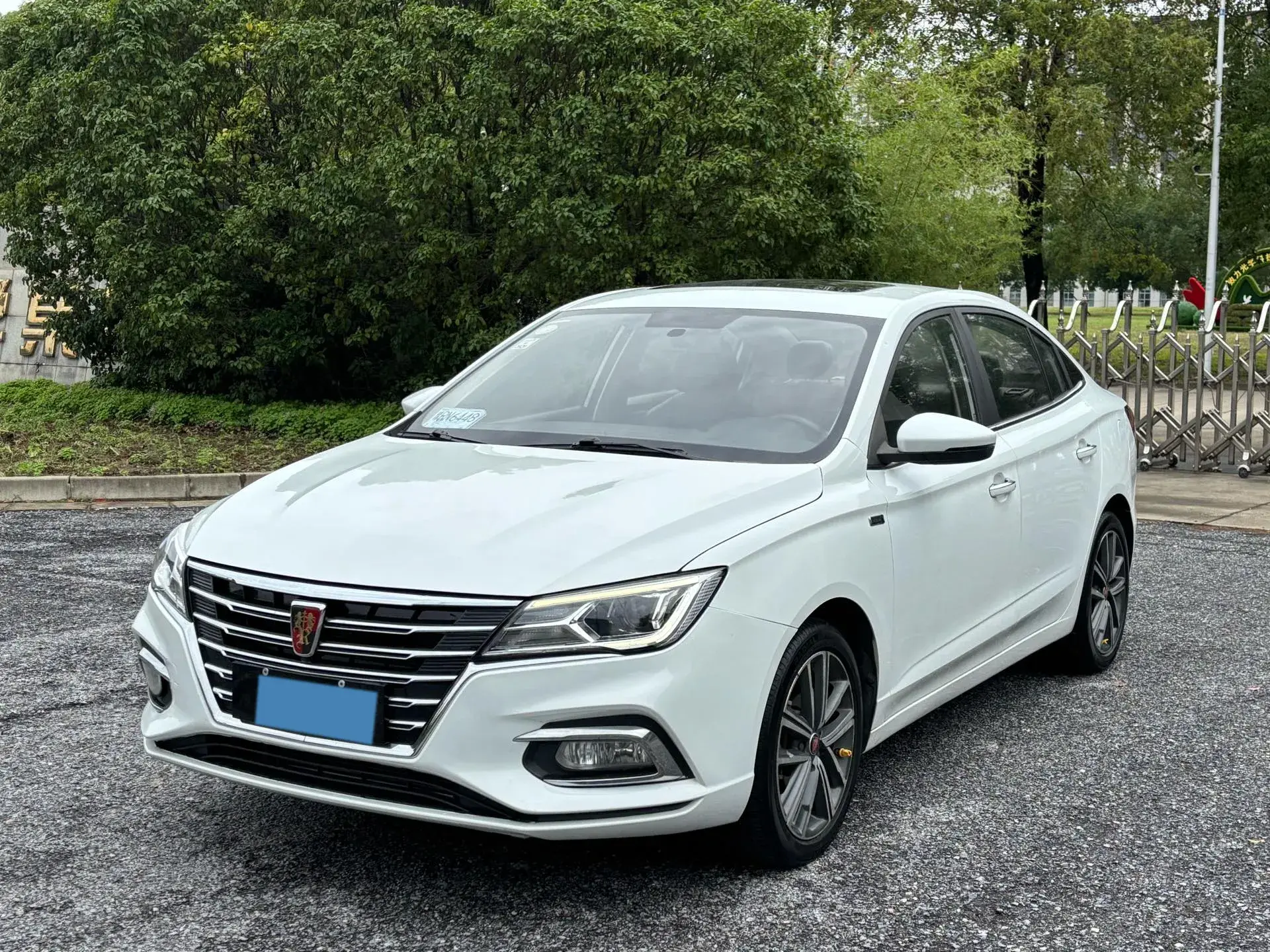 2019 ROEWE I5 view 1