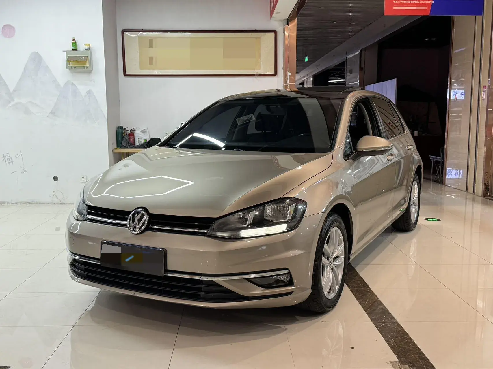 2018 VOLKSWAGEN GOLF view 1