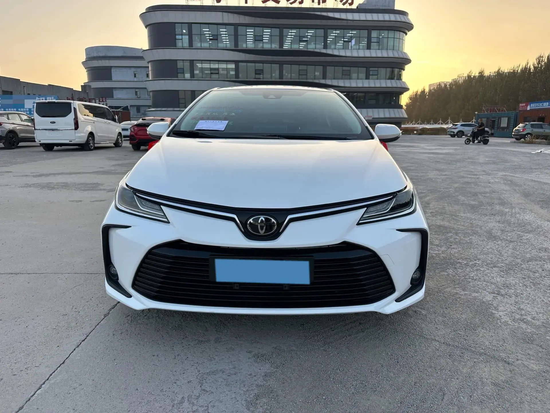 2021 TOYOTA COROLLA thumbnail 3