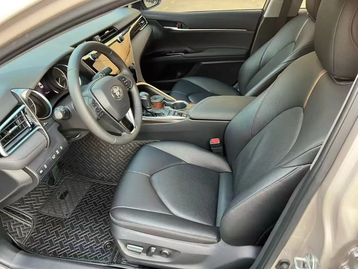 2019 TOYOTA CAMRY thumbnail 4