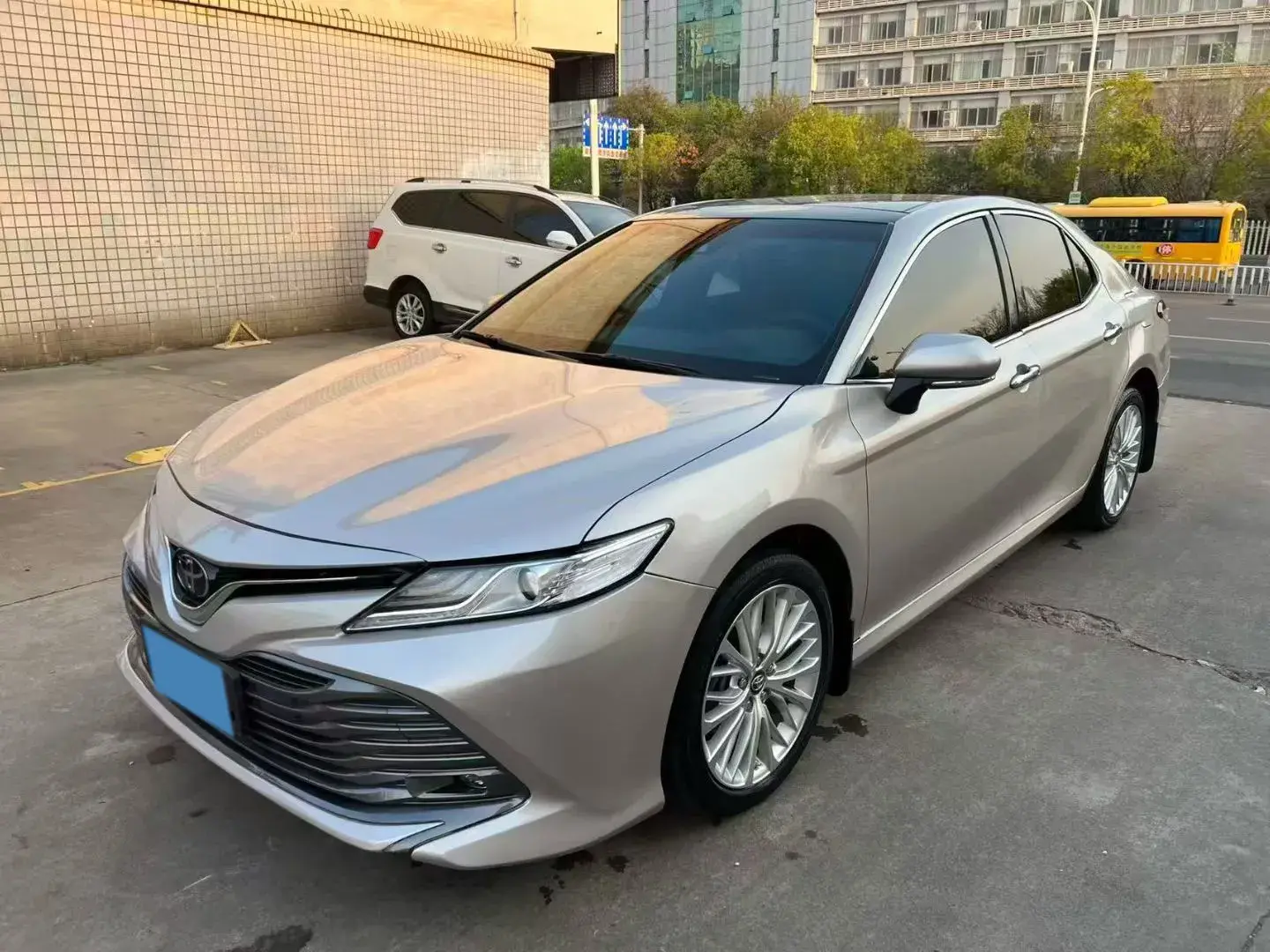 2019 TOYOTA CAMRY view 1