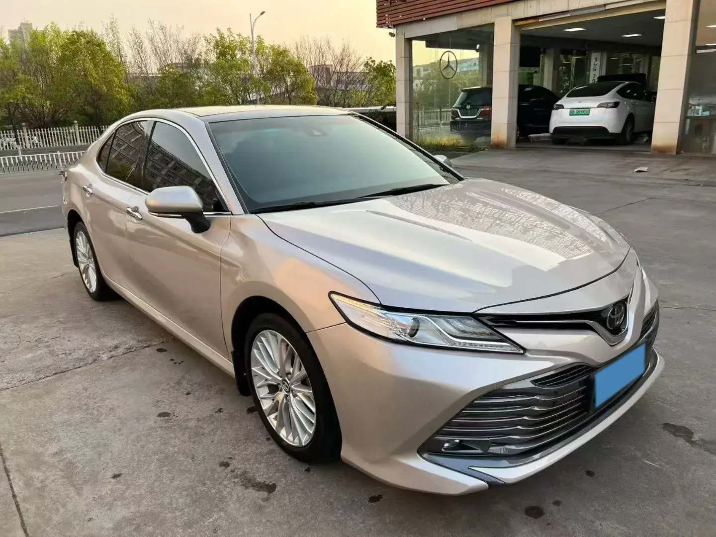 2019 TOYOTA CAMRY thumbnail 3