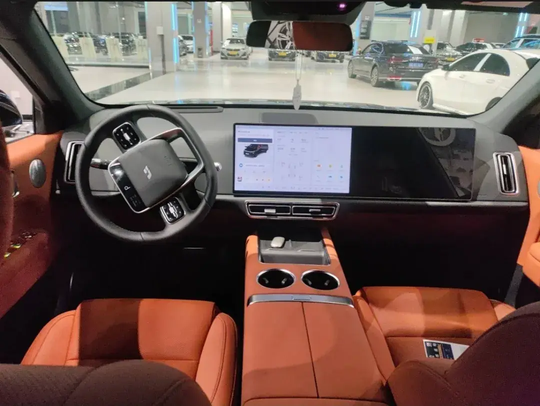 2025 LI L6 thumbnail 3